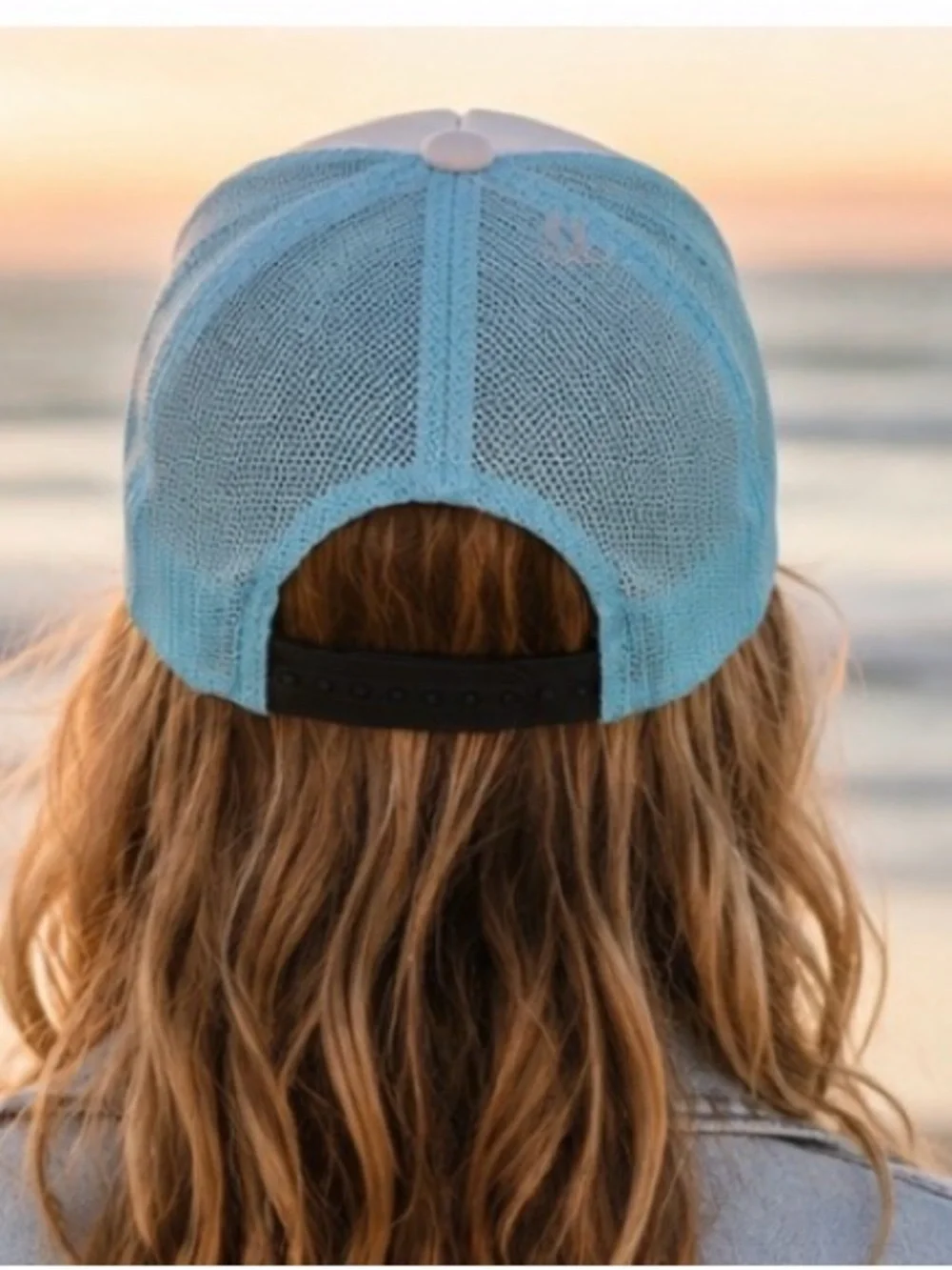Chubbies Weekend Has Arrived Trucker Hat Aqua Cream Snapback Unisex